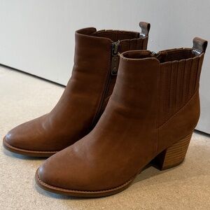 Blondo Chestnut brown leather booties 8